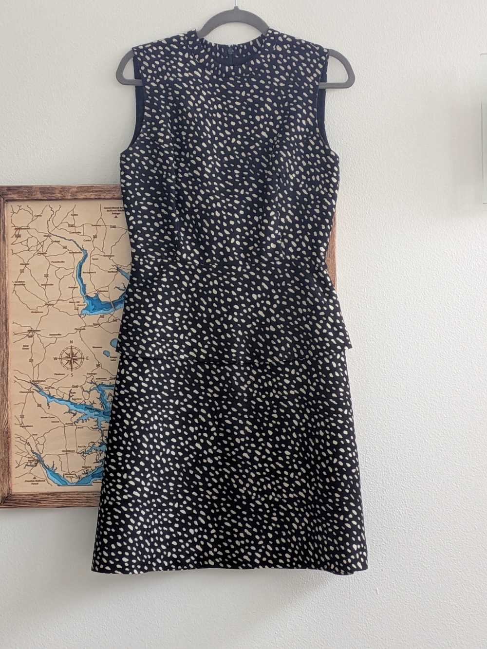 Tory Burch Size 4, Sleeveless Black and White Printed Peplum Dress Silk/Wool